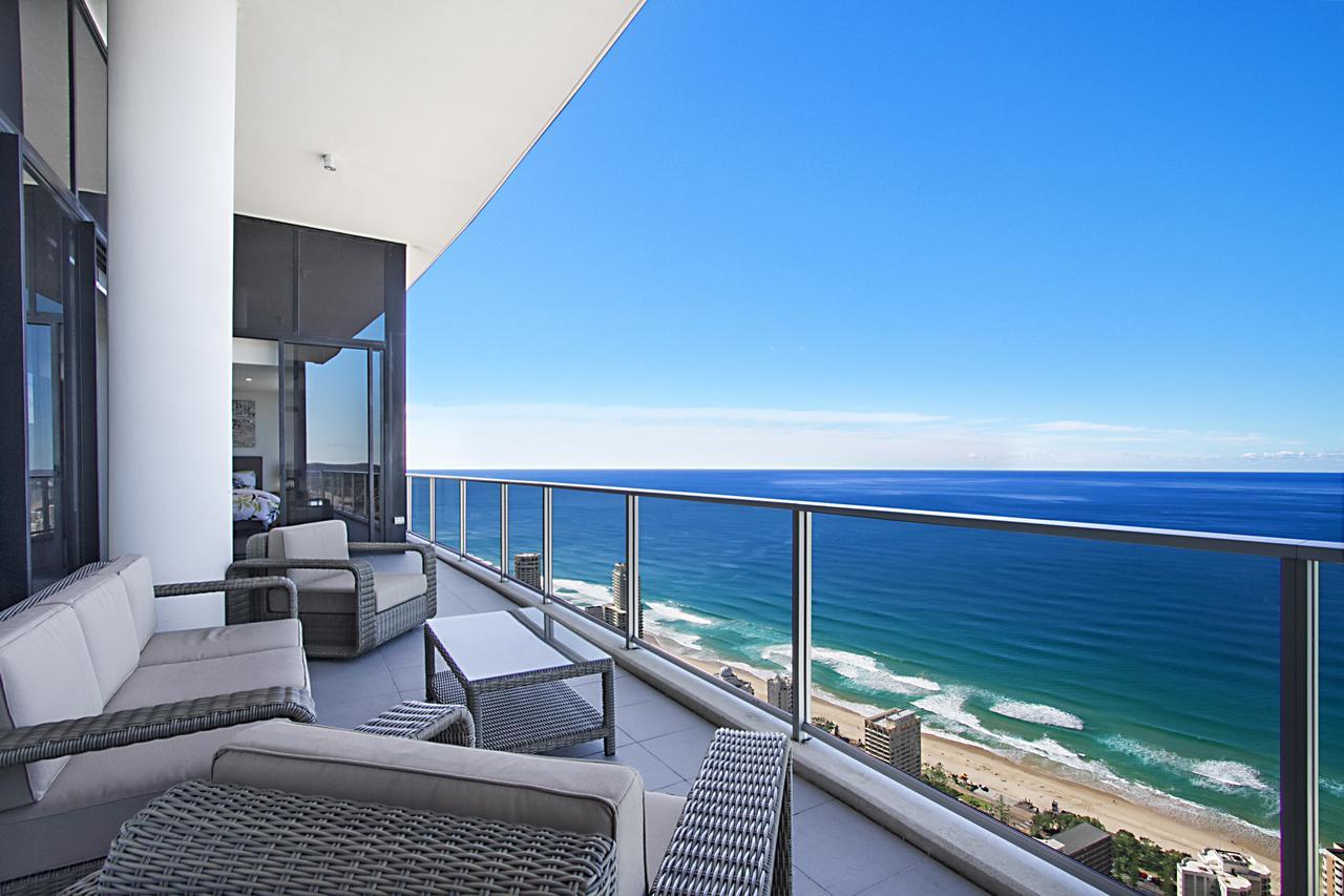 Circle On Cavill 2, 3, 4 & 5 Bedroom Skyhomes & Sub Penthouses By Holidays * Gold Coast