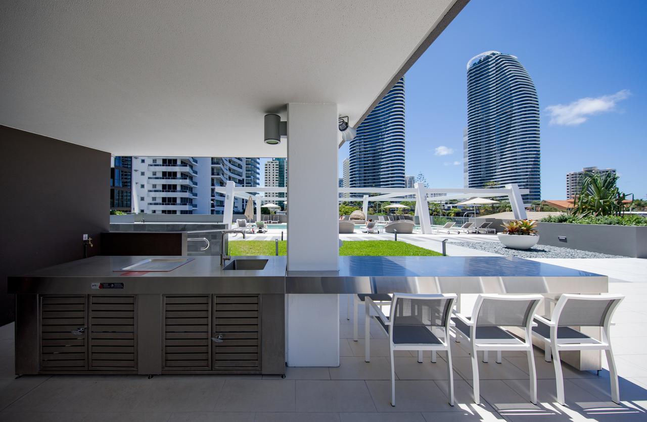 Dayday Premier At 2663 Hwy, Broadbeach * Gold Coast