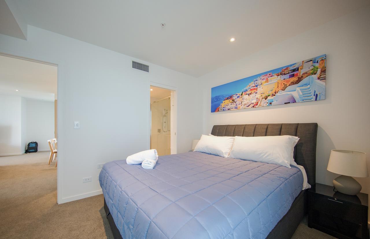 Dayday Premier At 2663 Hwy, Broadbeach * Gold Coast