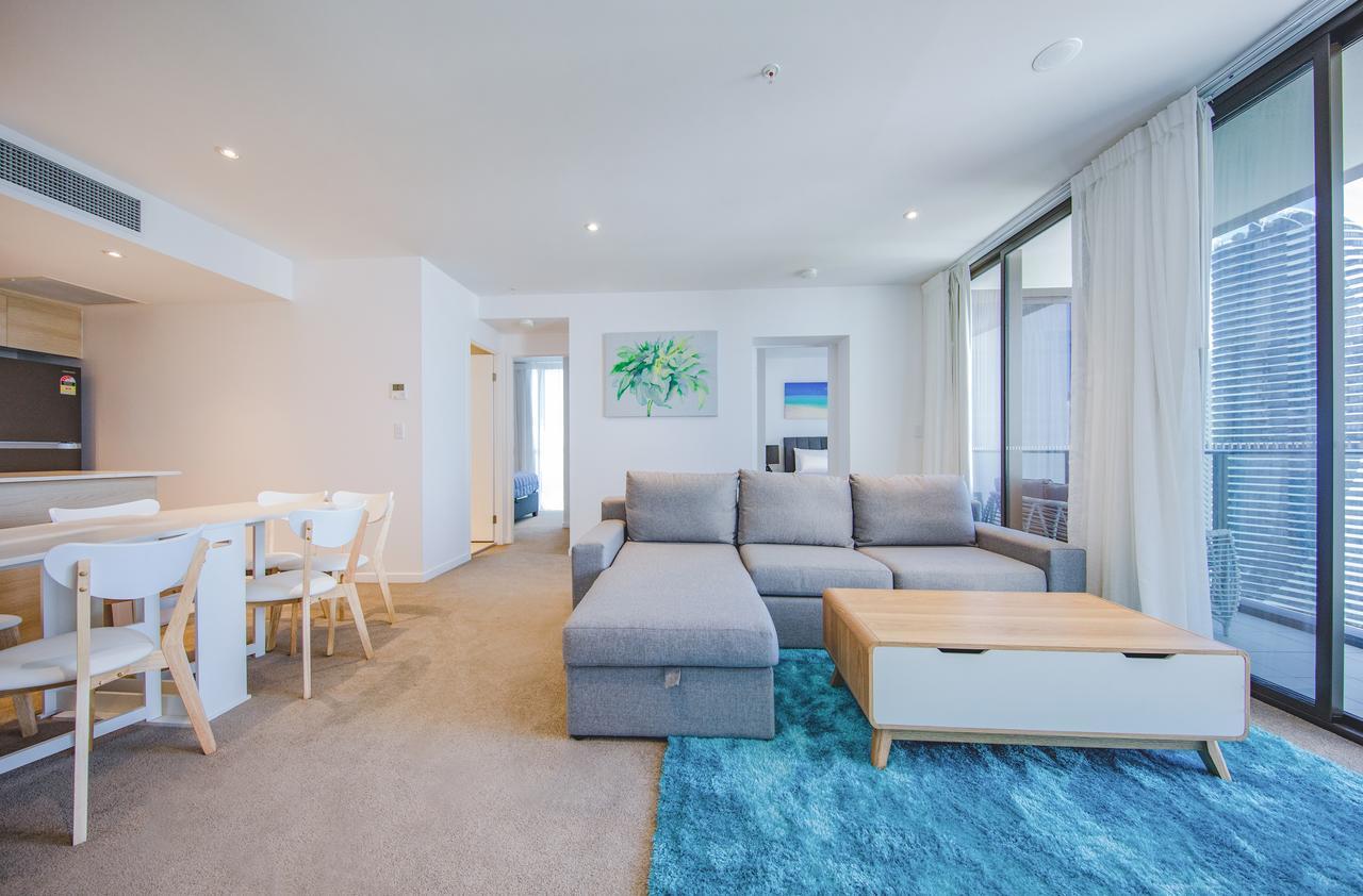 Dayday Premier At 2663 Hwy, Broadbeach * Gold Coast