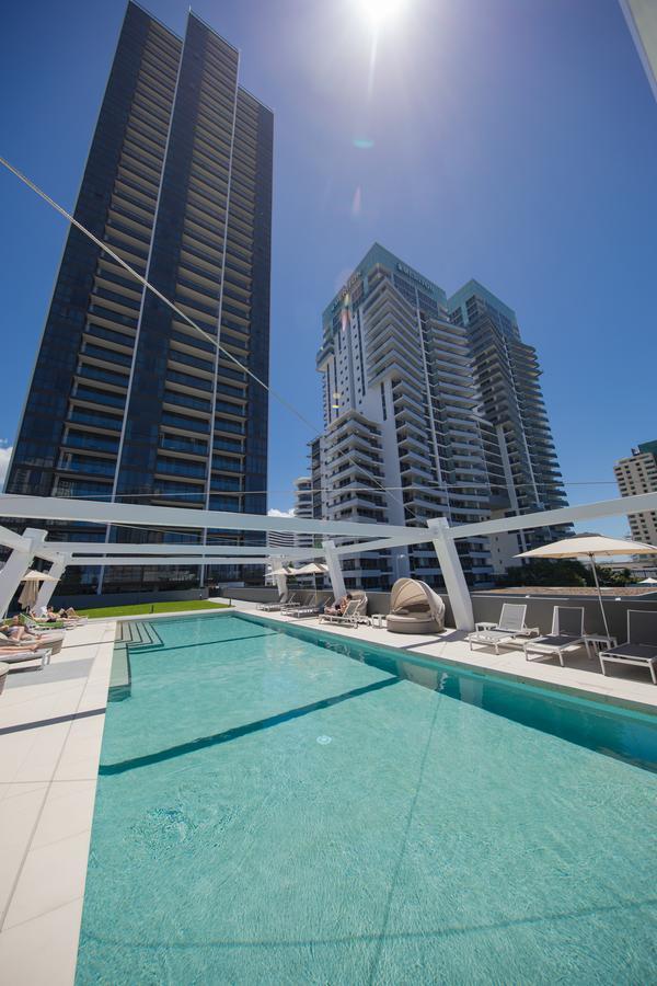 Dayday Premier At 2663 Hwy, Broadbeach * Gold Coast