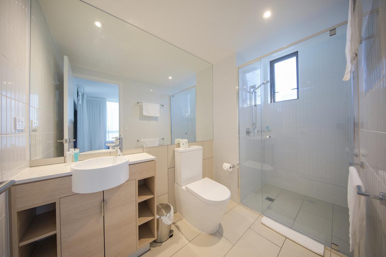 Dayday Premier At 2663 Hwy, Broadbeach * Gold Coast