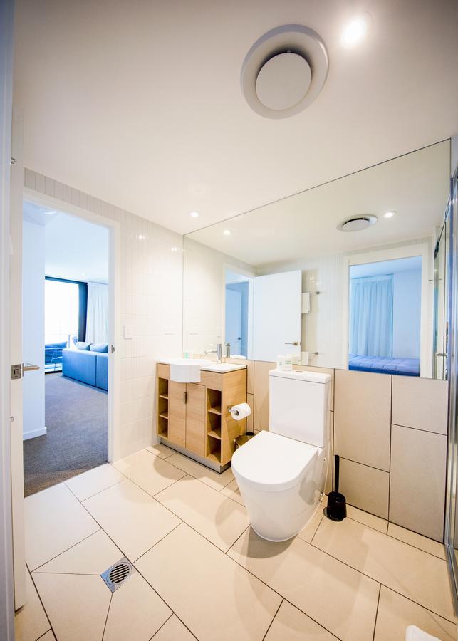 Dayday Premier At 2663 Hwy, Broadbeach * Gold Coast