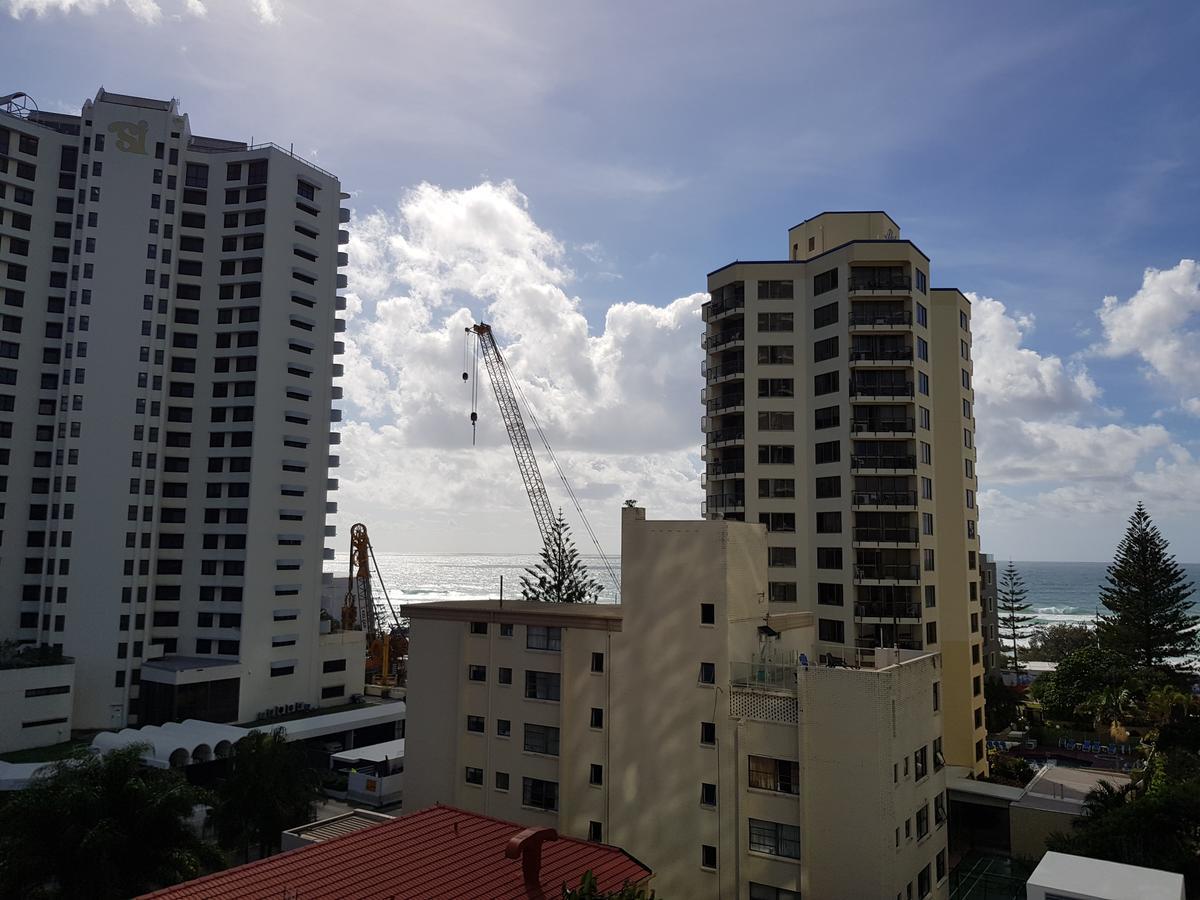 Surfers Legends Private Apartment