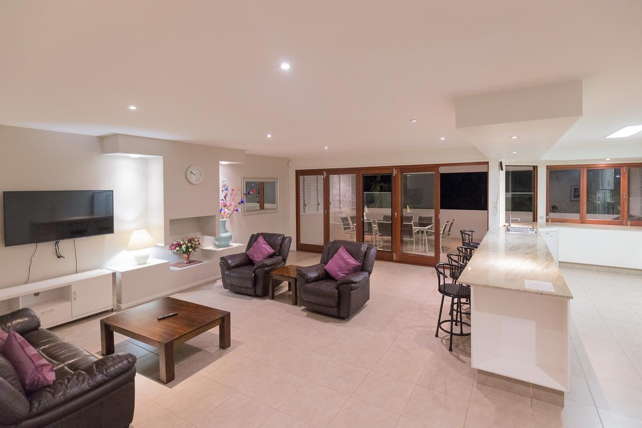 Spacious House In Heart Of Surfers Paradise *