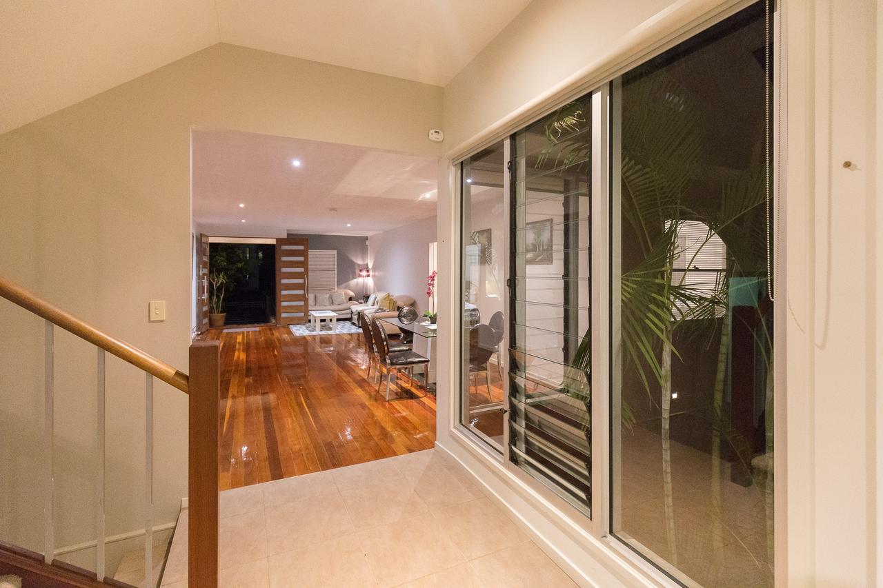 Holiday home Spacious House In Heart Of Surfers Paradise Gold Coast