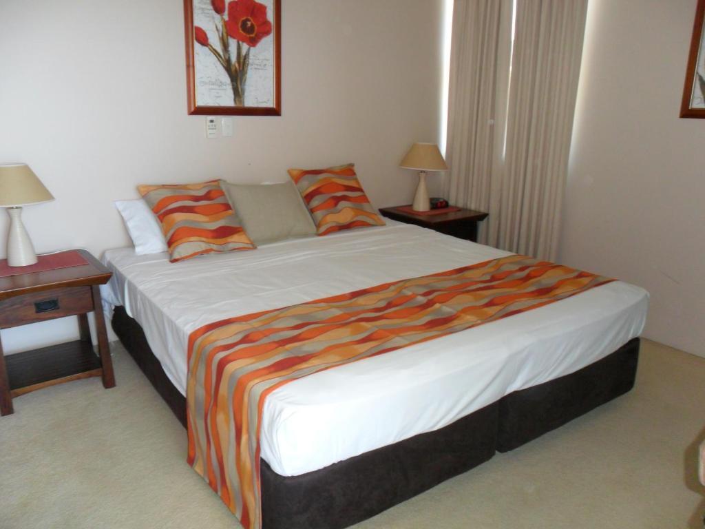 Grosvenor Beachfront Surfers Paradise