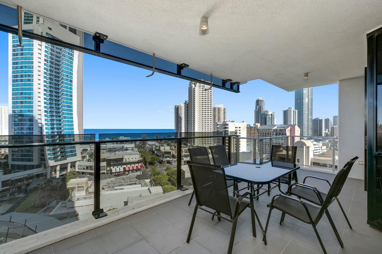 Circle On Cavill, And Sub Penthouses - We Accommodate * Gold Coast