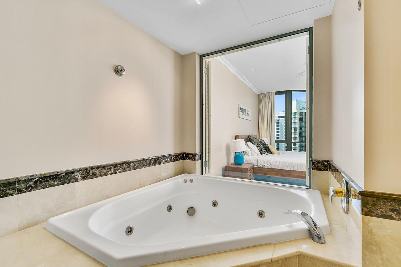 Legends 1 Bedroom - We Accommodate Gold Coast