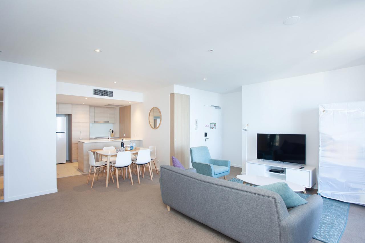 High Floor Ocean View Suites Broadbeach *