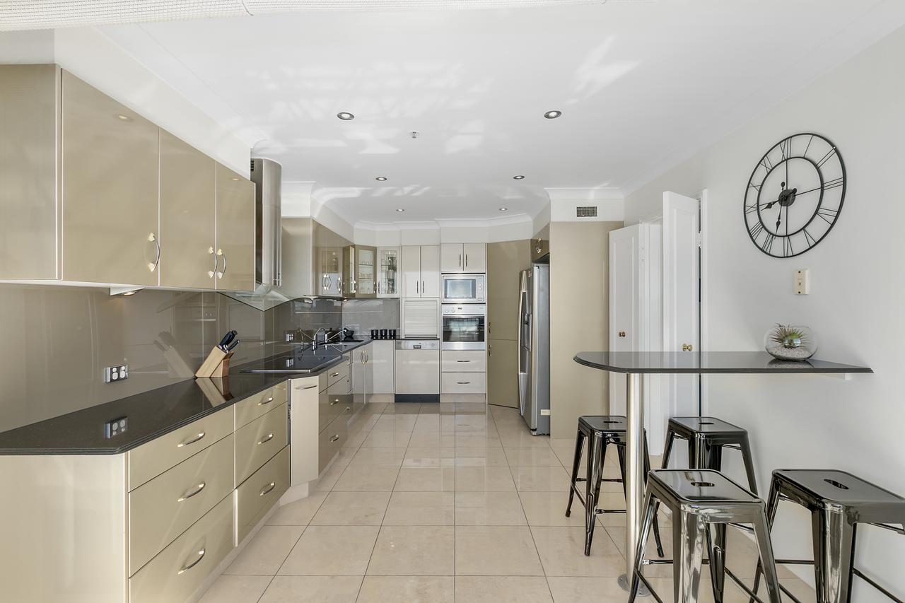 Golden Gate 2 Storey Penthouse With Pool - We Accommodate Apartment