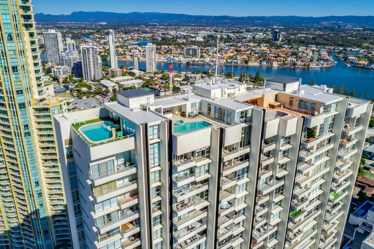 Apartment Golden Gate 2 Storey Penthouse With Pool - We Accommodate Gold Coast