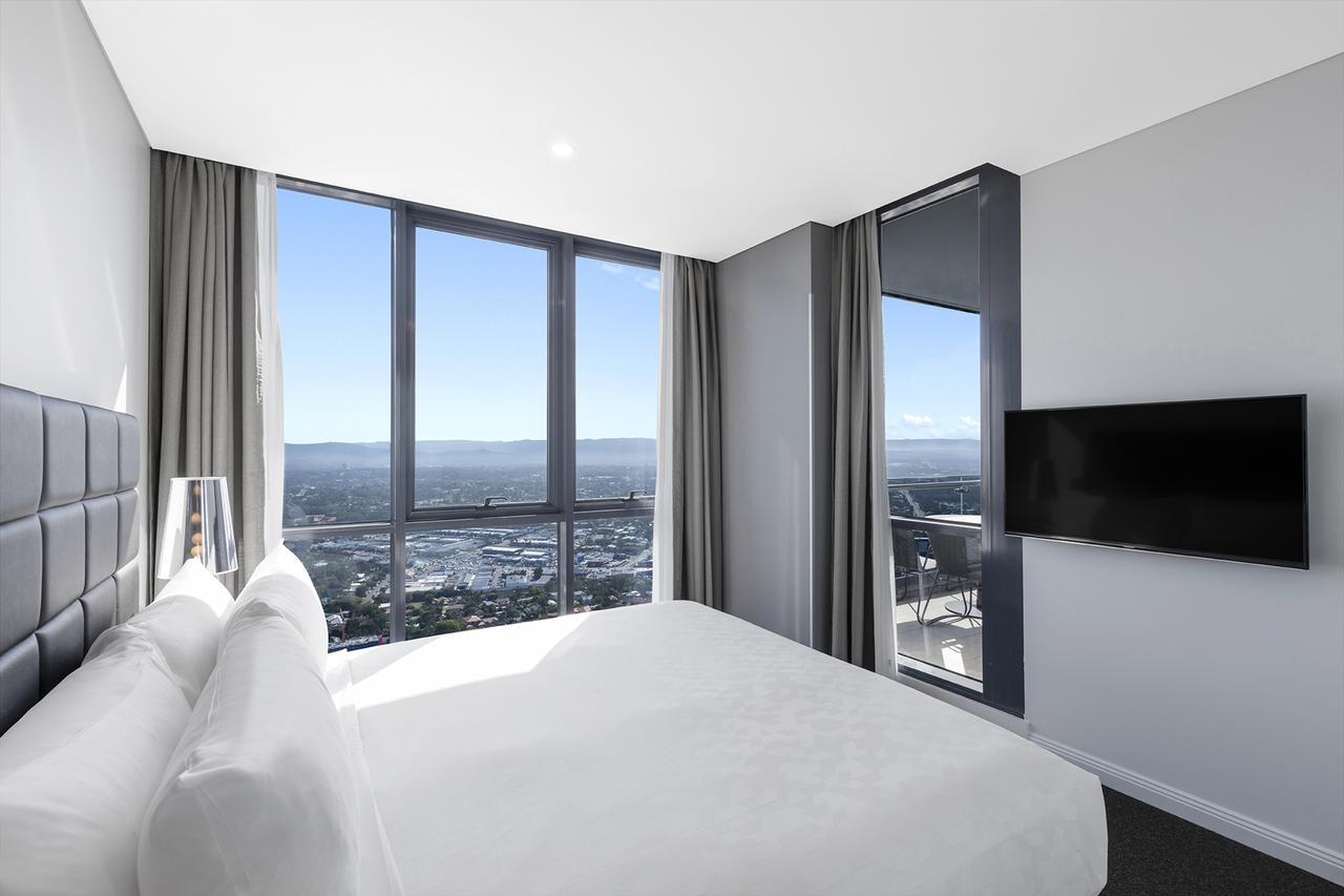 Meriton Southport Hotel