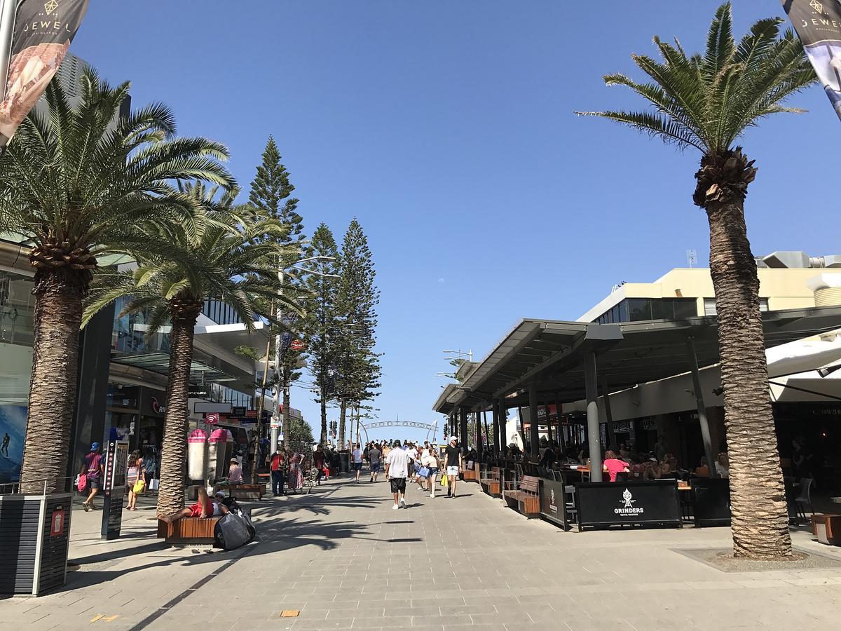 Cavill Avenue Luxury Private