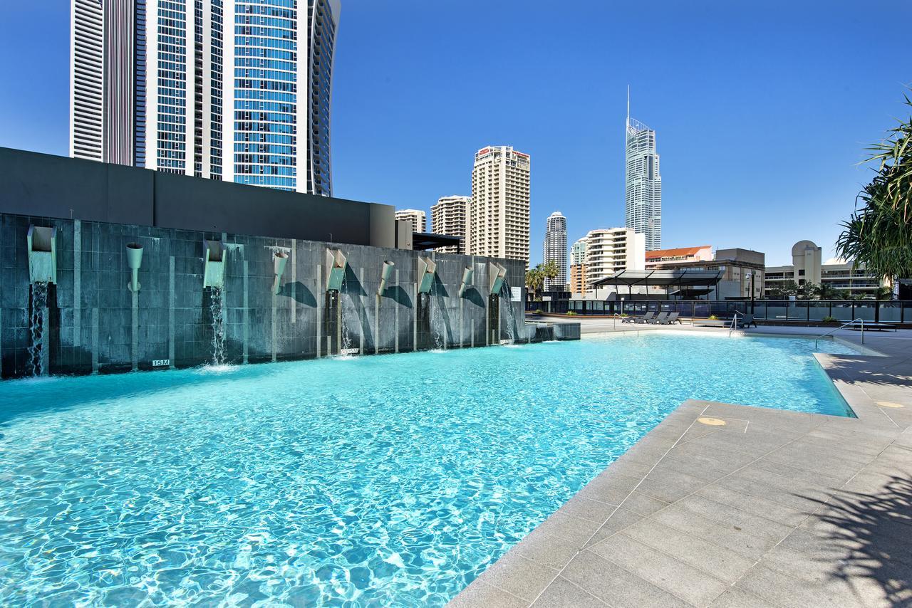 Cavill Avenue Luxury Private *