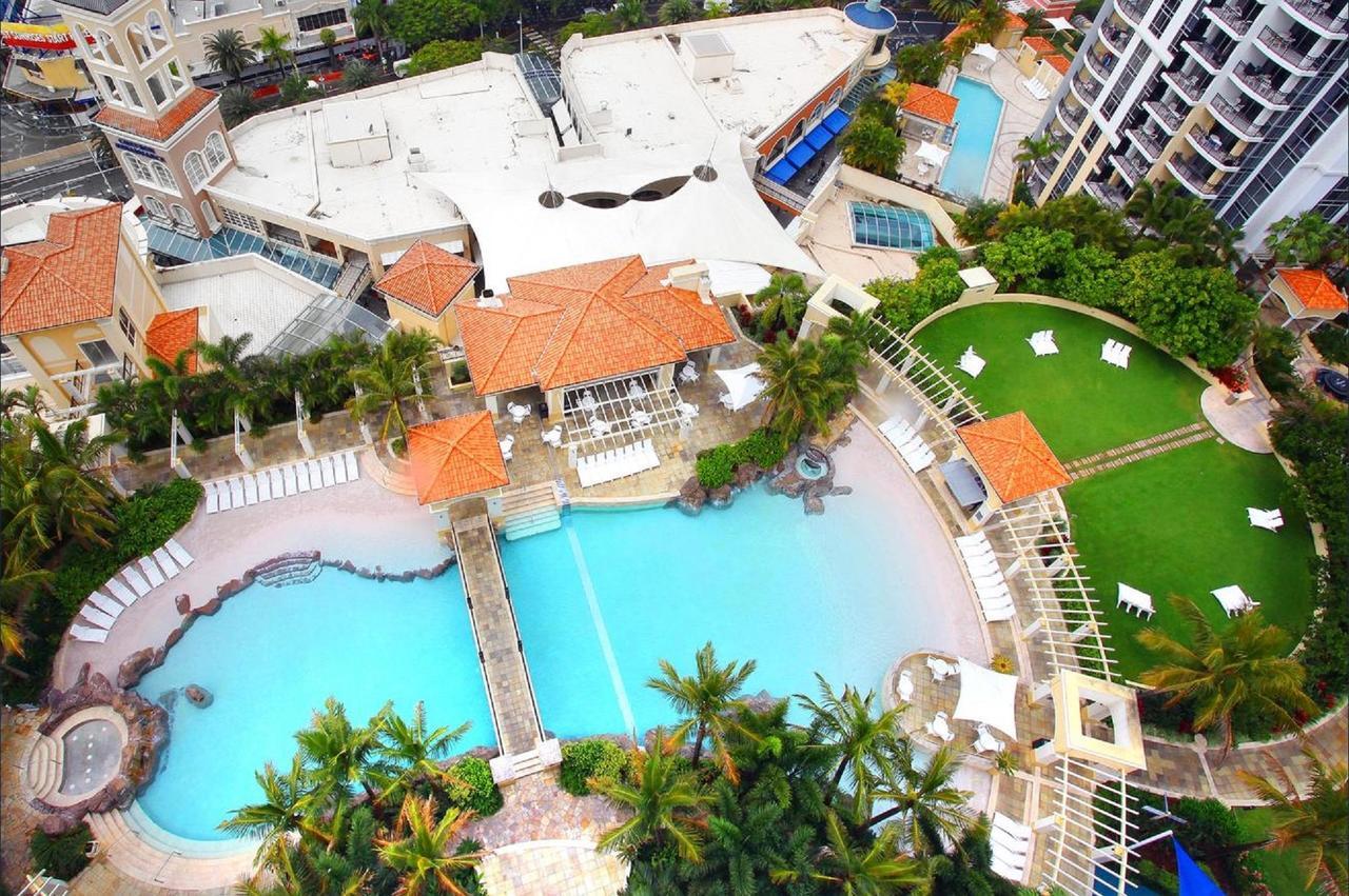 The Towers Of Chevron Renaissance - Holidays Apartment