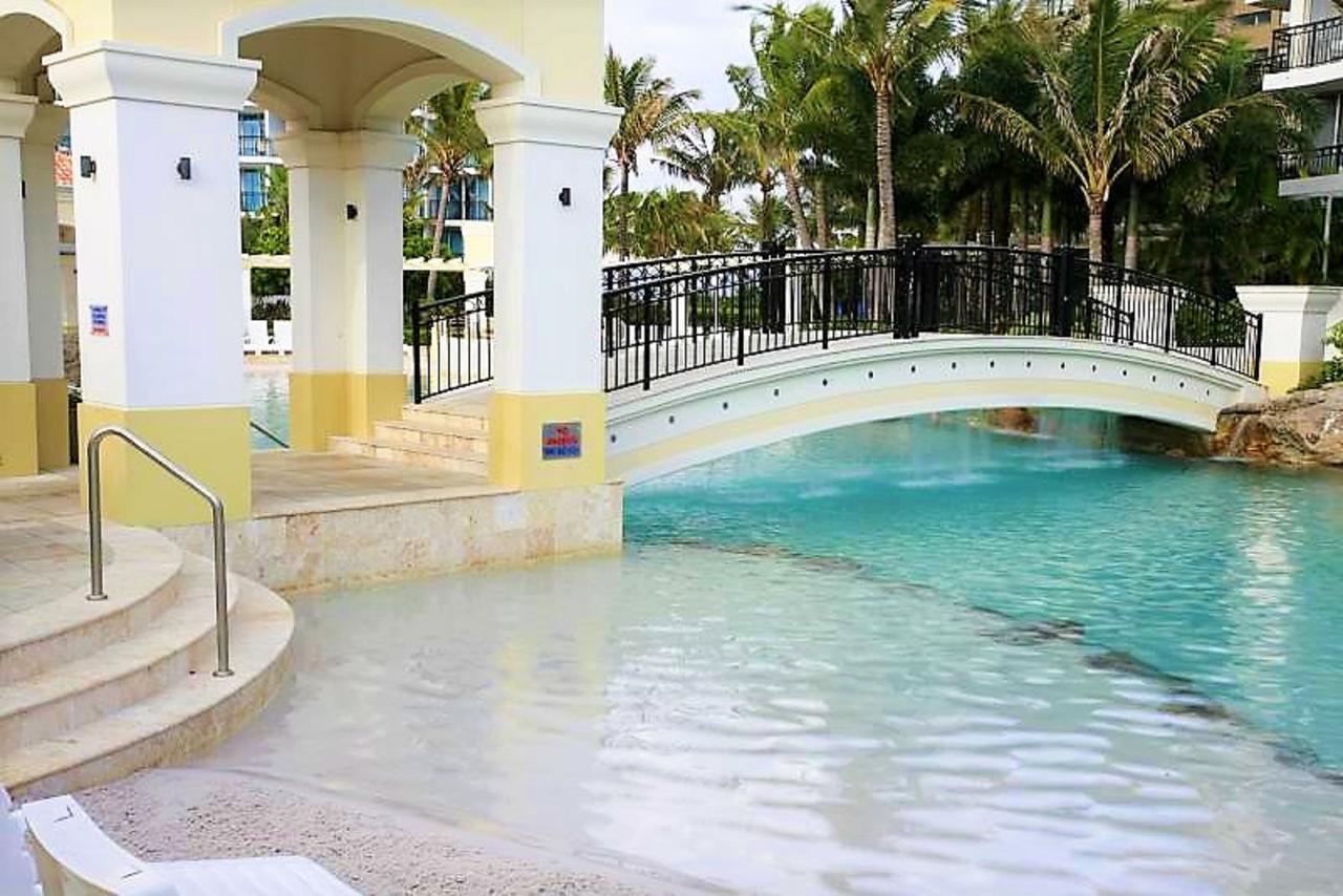 The Towers Of Chevron Renaissance - Holidays