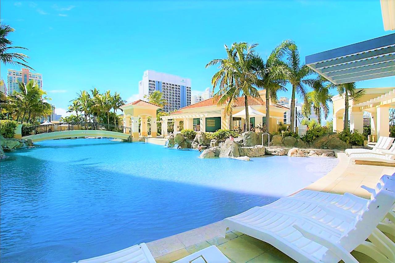 The Towers Of Chevron Renaissance - Holidays * Gold Coast