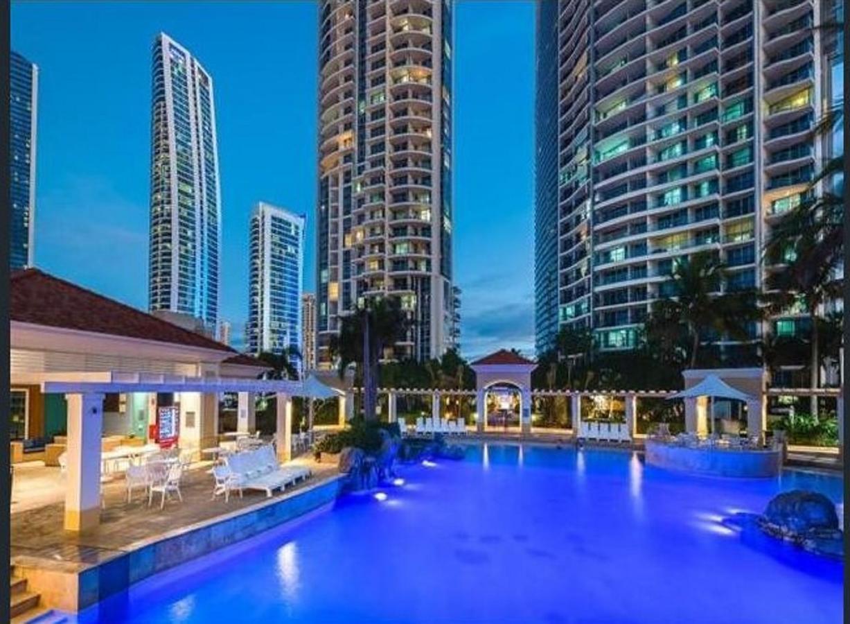 Apartment The Towers Of Chevron Renaissance - Holidays *