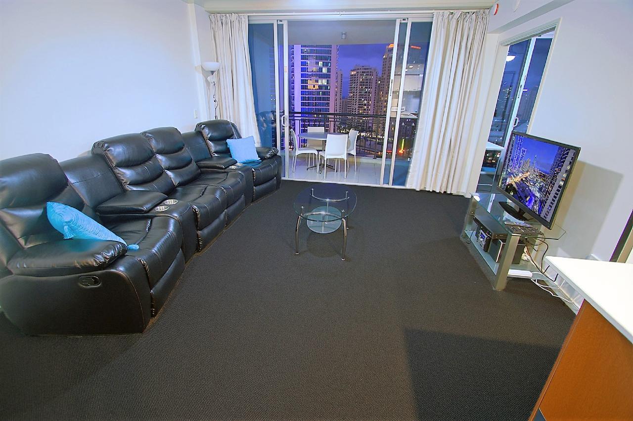 Apartment The Towers Of Chevron Renaissance - Holidays *