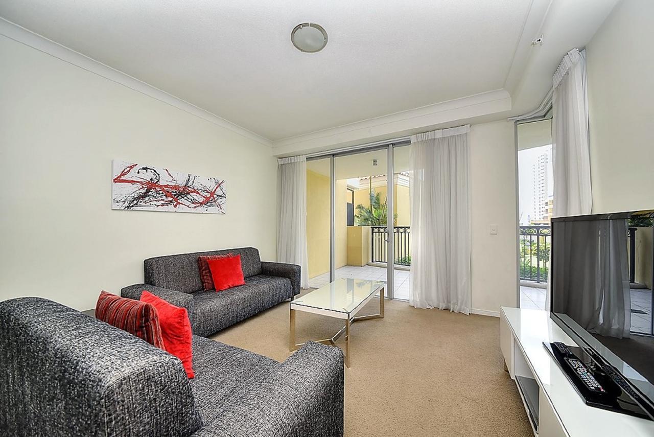 The Towers Of Chevron Renaissance - Holidays Apartment