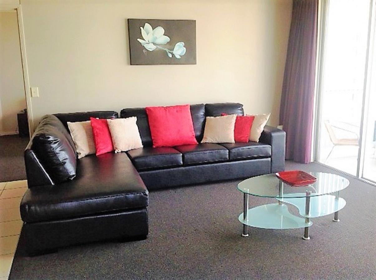 Apartment The Towers Of Chevron Renaissance - Holidays *