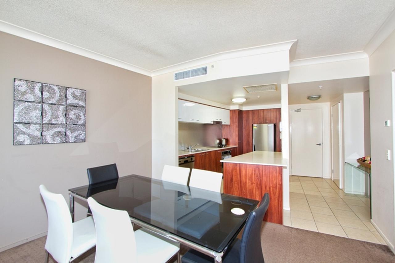 The Towers Of Chevron Renaissance - Holidays Apartment