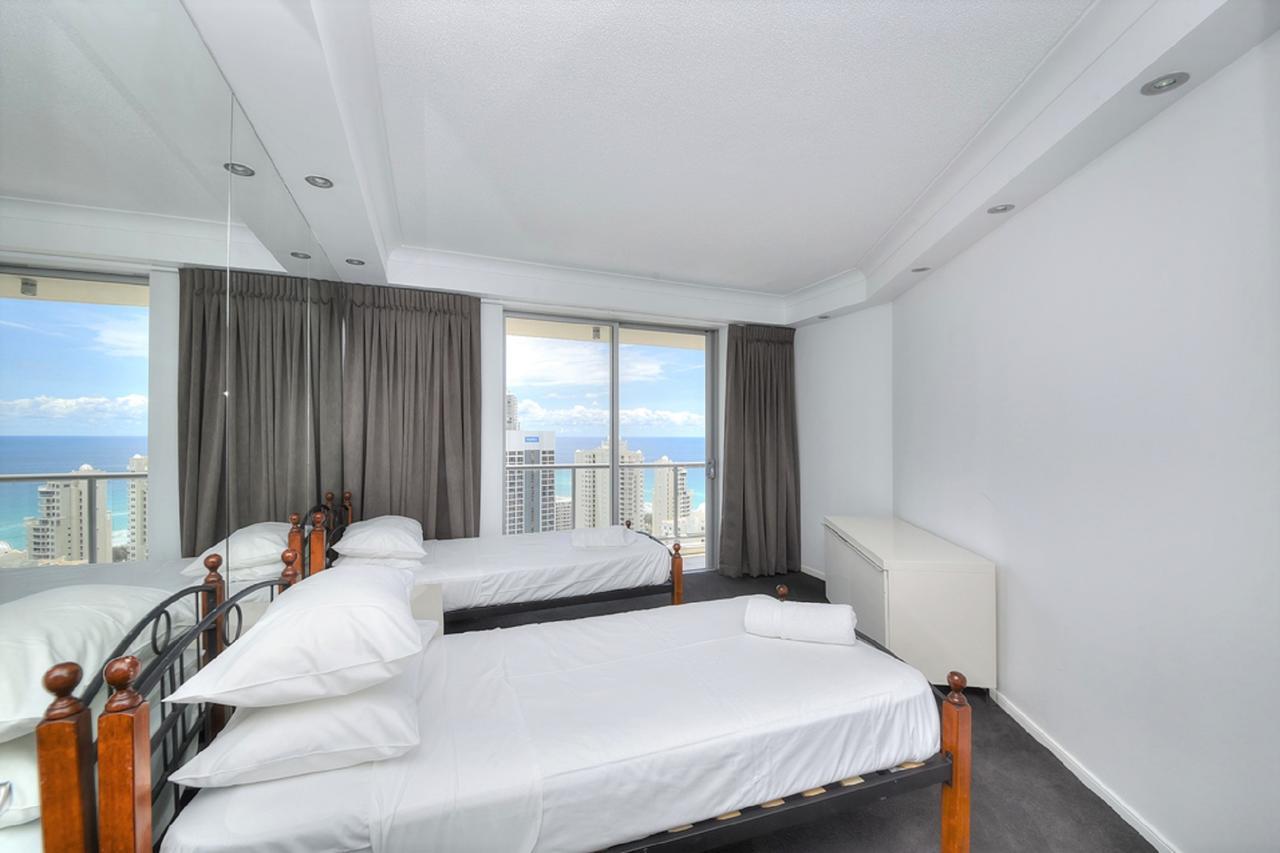 The Towers Of Chevron Renaissance - Holidays * Gold Coast