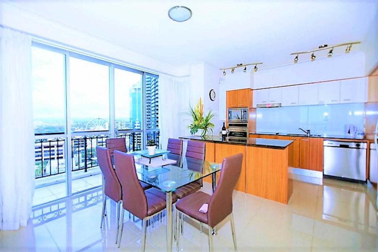 The Towers Of Chevron Renaissance - Holidays *