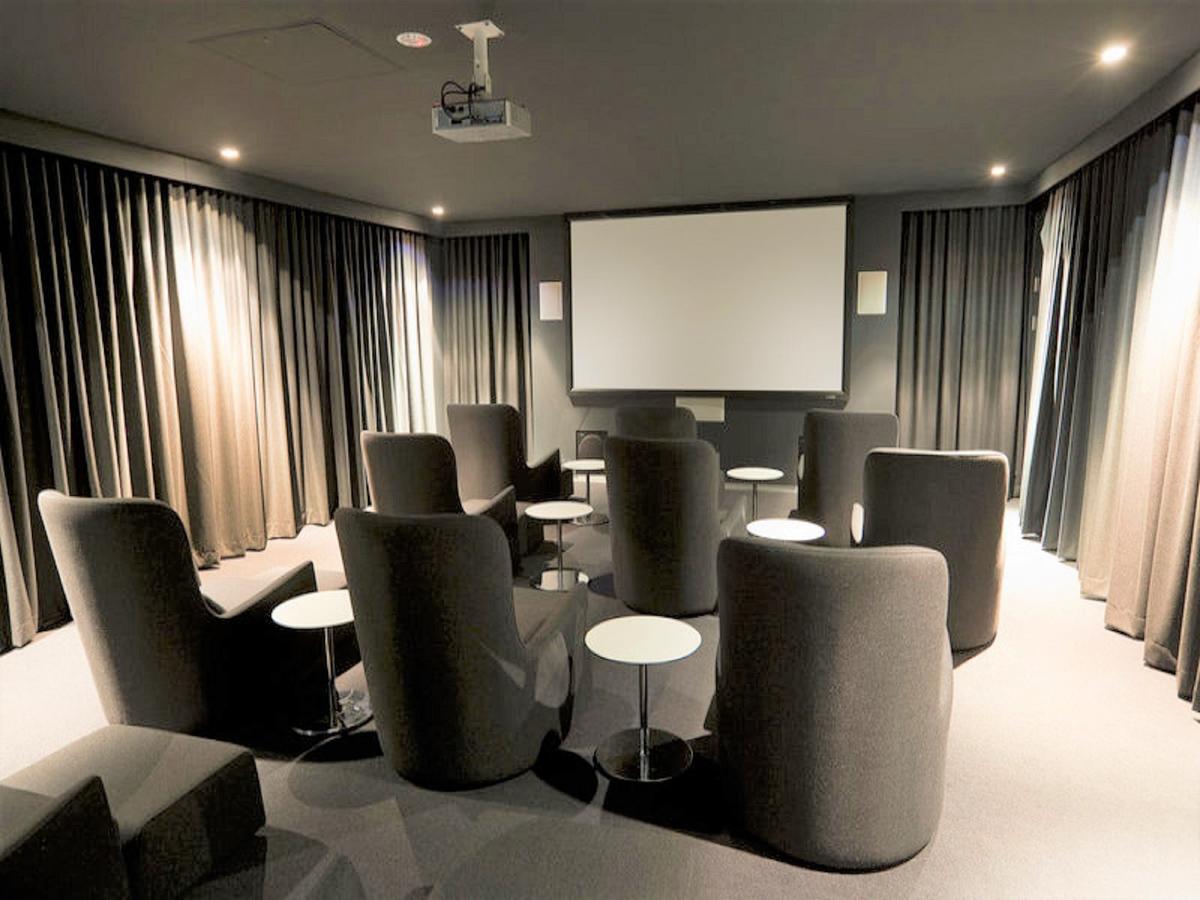Circle On Cavil Holidays Gold Coast