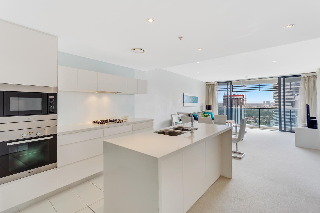 Oracle - 5 Star Luxury - Level 25 * Gold Coast