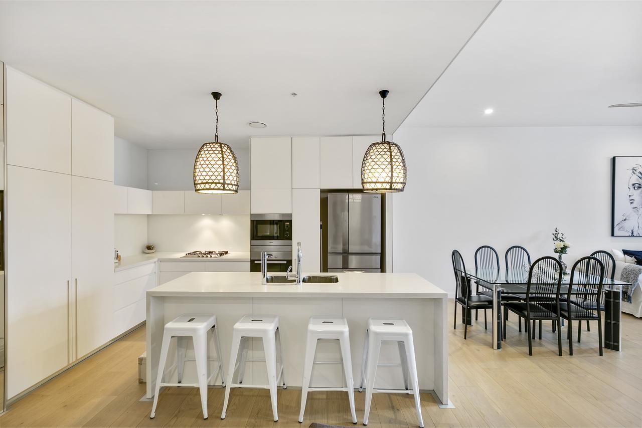 Oracle, 2 & 3 Bedroom - We Accommodate *