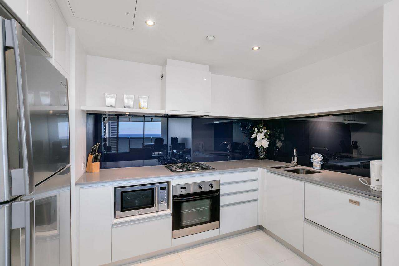 Circle On Cavill, And Sub Penthouses - We Accommodate Gold Coast