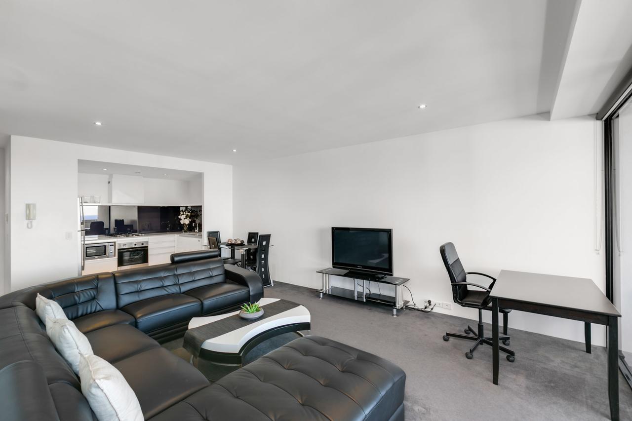 Circle On Cavill, And Sub Penthouses - We Accommodate Gold Coast