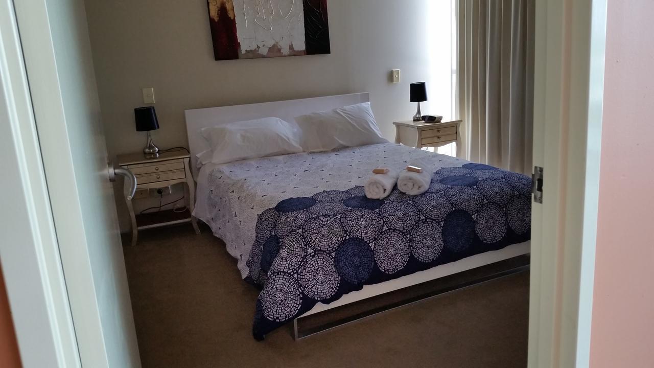 Grand Hotel Gold Coast Apartment * Gold Coast