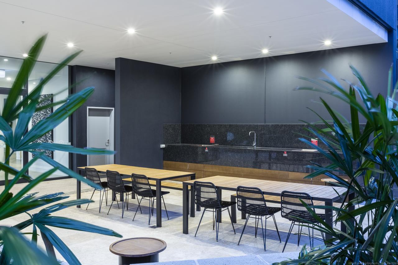 Boardwalk Burleigh - Official 4*