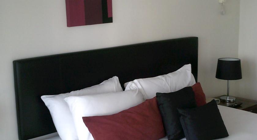 The Phoenician 4*