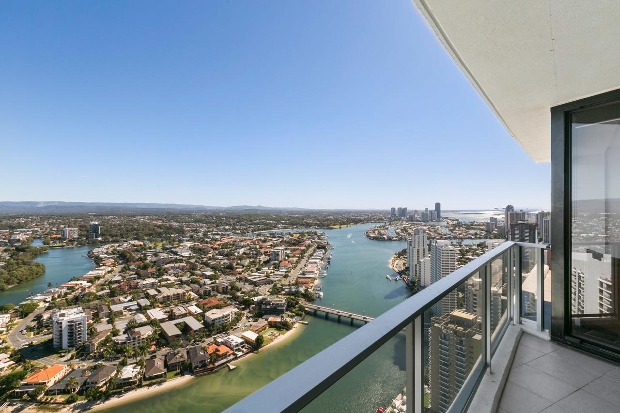 Circle On Cavill, And Sub Penthouses - We Accommodate *