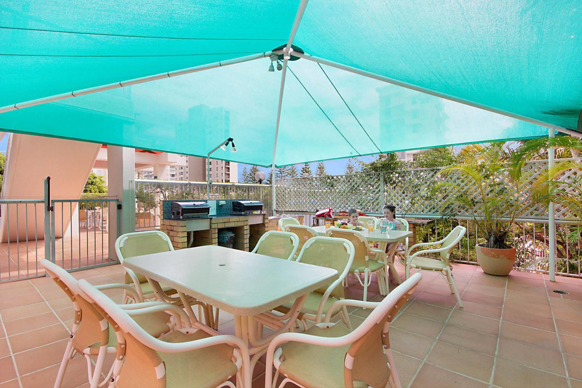 Aparthotel Rainbow Bay Gold Coast