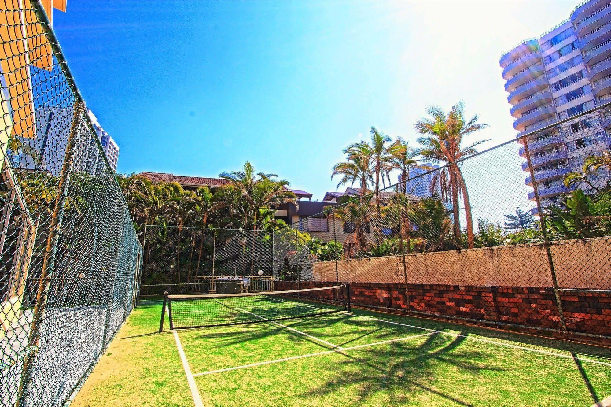 Seacrest Beachfront Surfers Paradise 4*