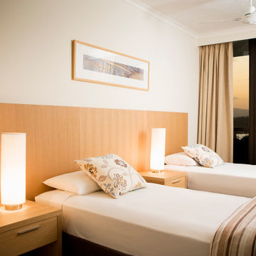 Breakfree Beachpoint Aparthotel 3*