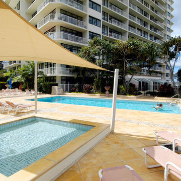 Breakfree Beachpoint Aparthotel 3*