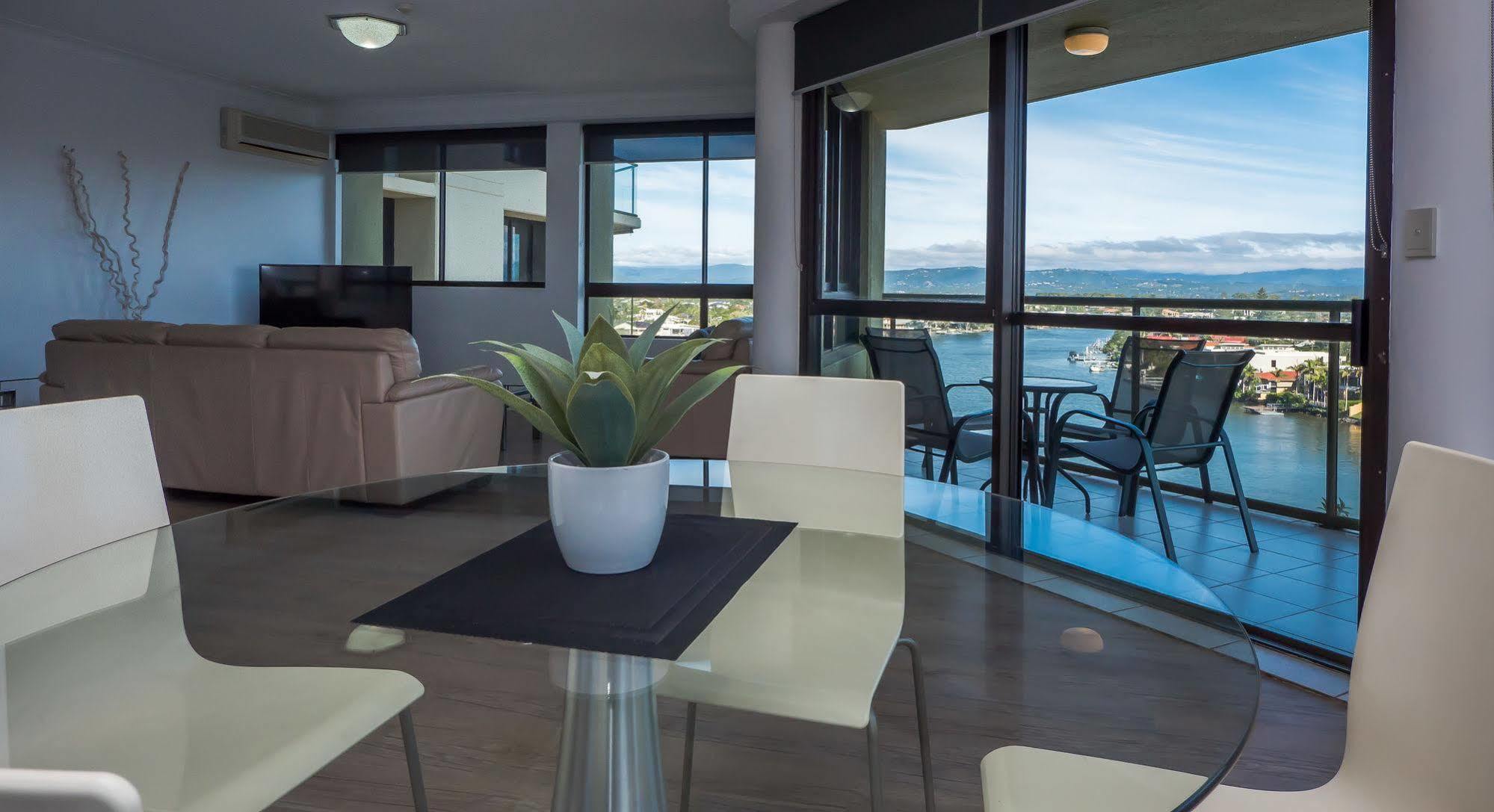 Surfers Hawaiian Aparthotel Gold Coast