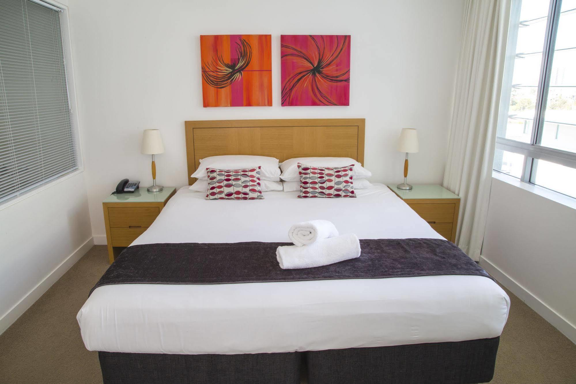 Ultiqa Freshwater Point Broadbeach Resort 4*