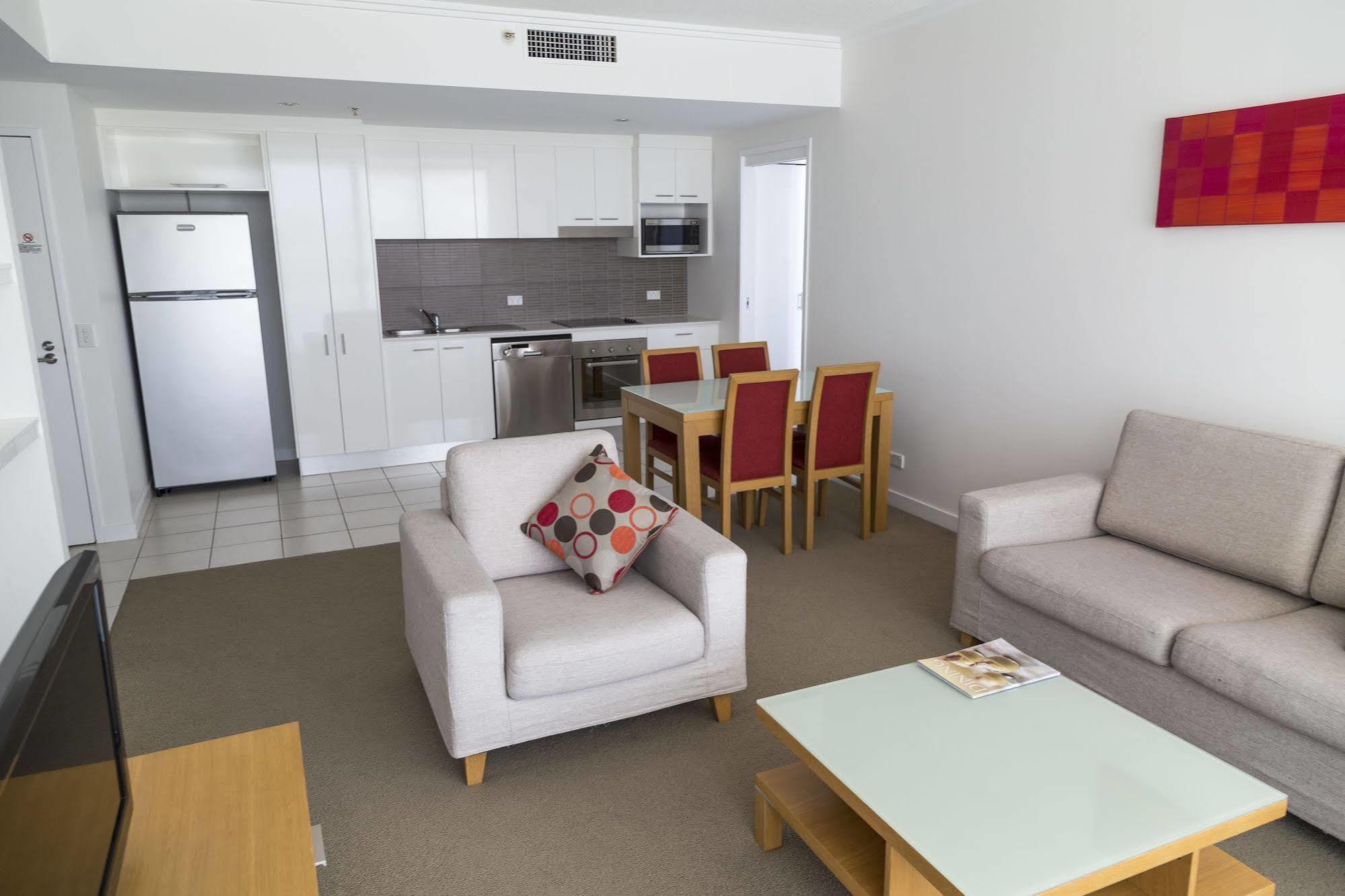 Ultiqa Freshwater Point Broadbeach 4*