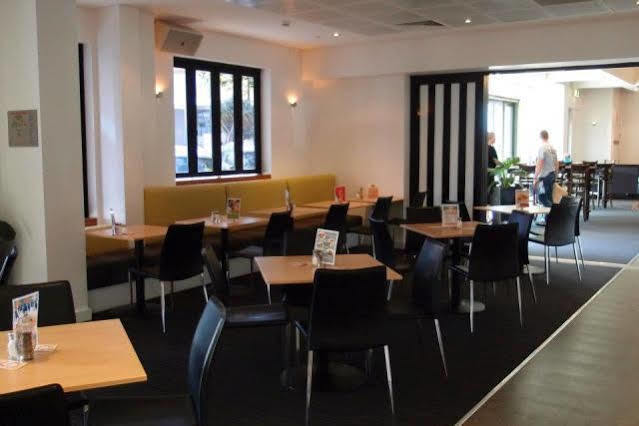 Hostel Coolangatta Sands Hotel *
