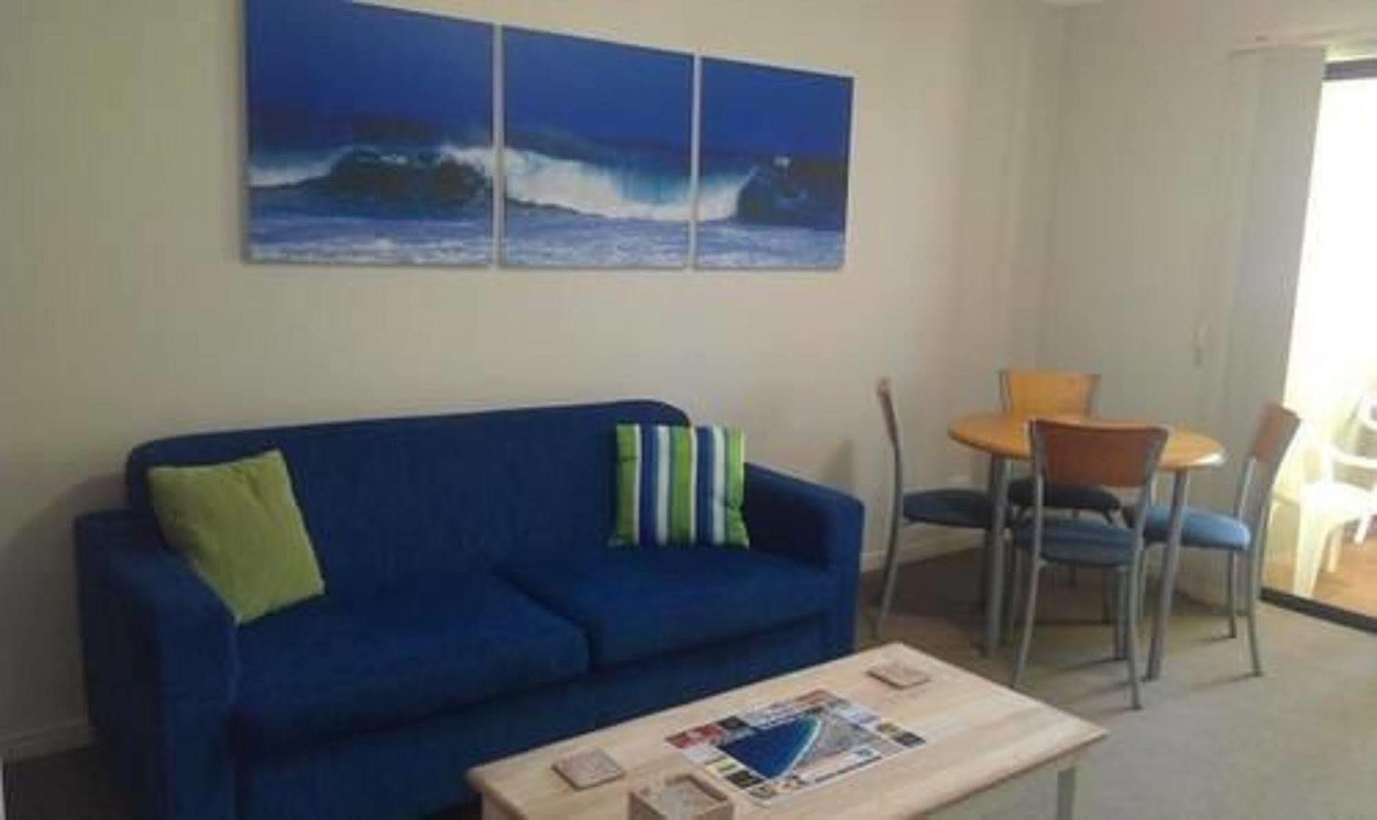 Beaches On Wave Street Aparthotel Gold Coast