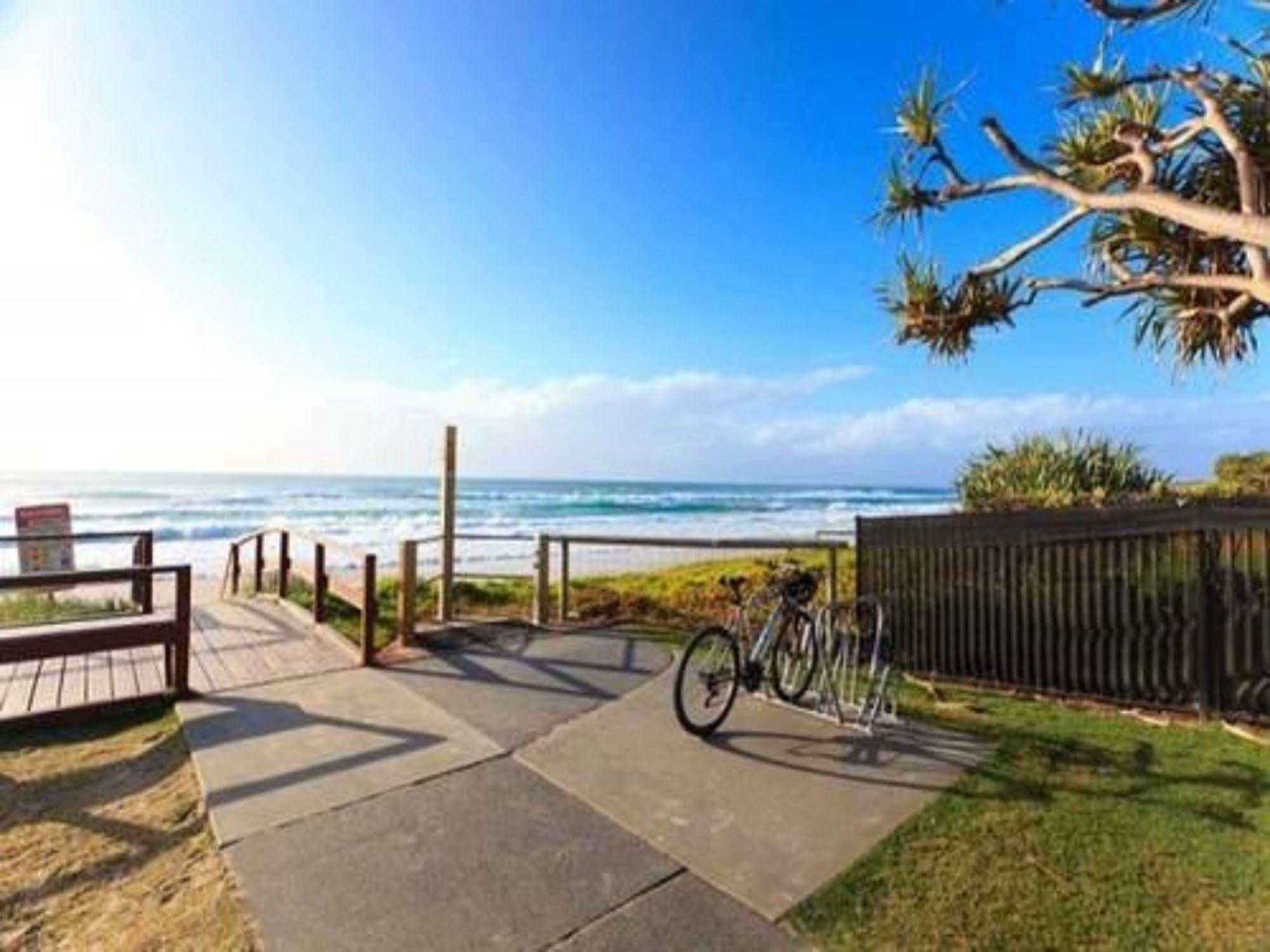Beaches On Wave Street Aparthotel Gold Coast