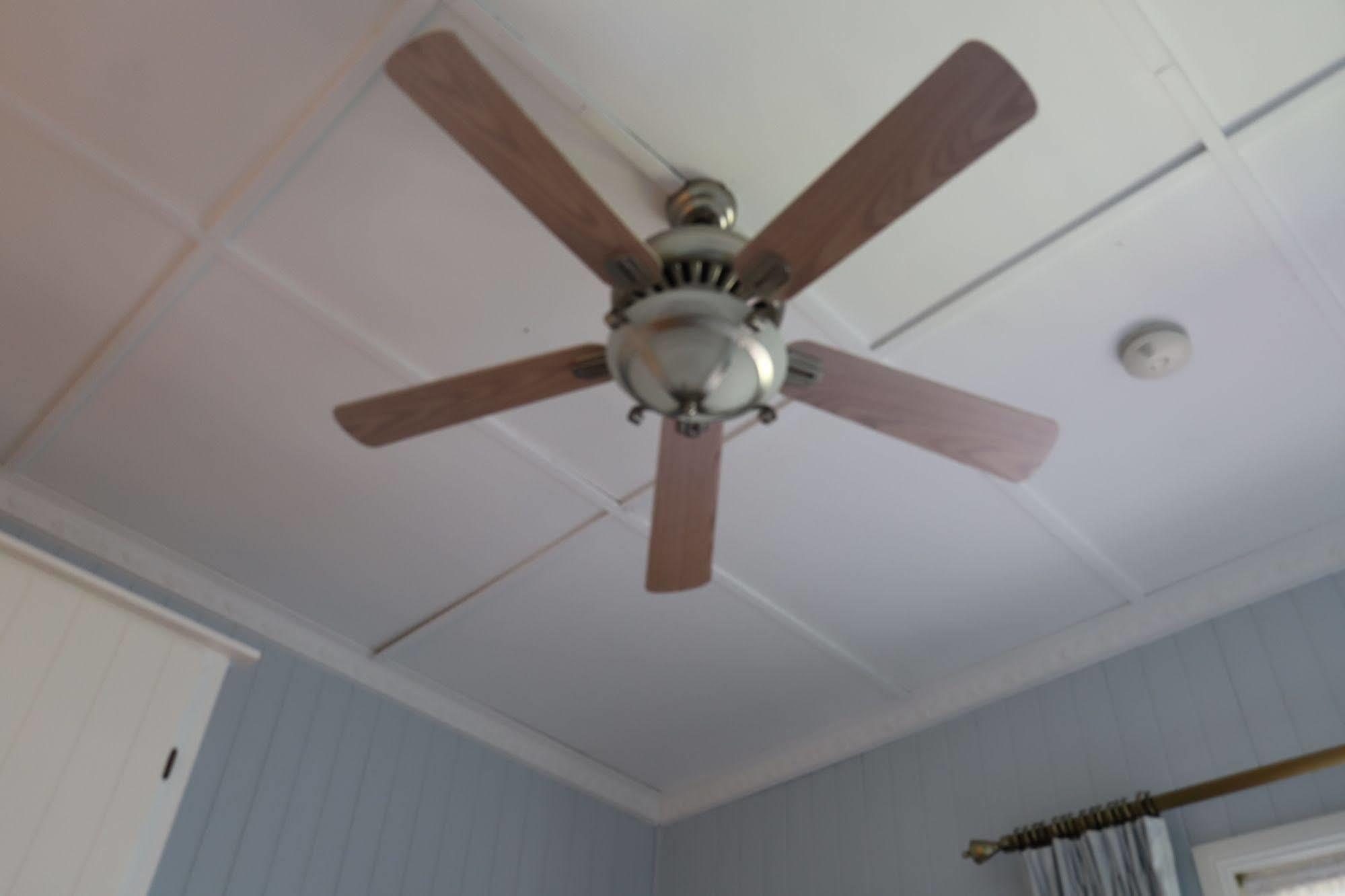 Hilltop On Tamborine Guest house