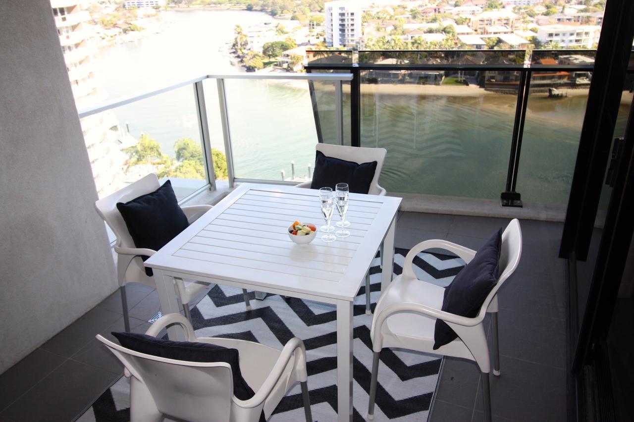 Cavill Avenue Luxury Private Apartment Gold Coast